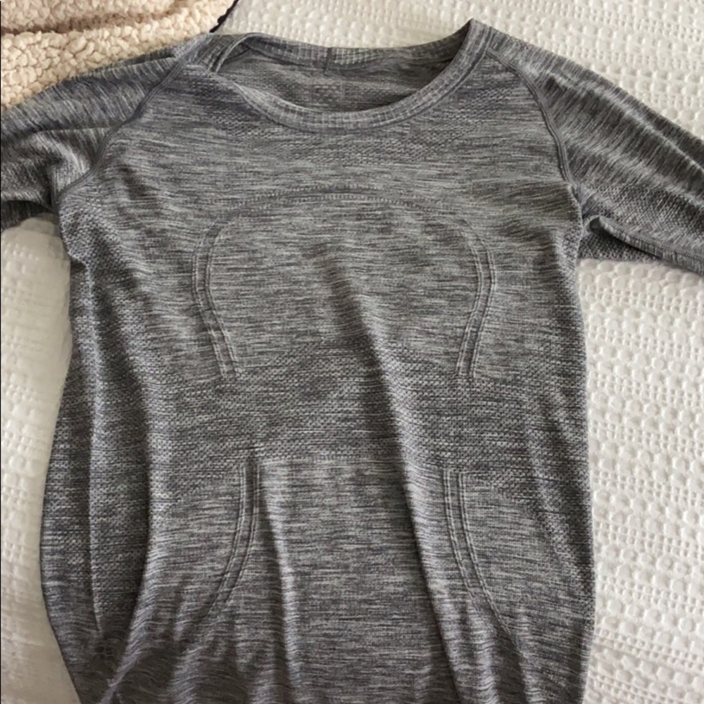 Lululemon workout top